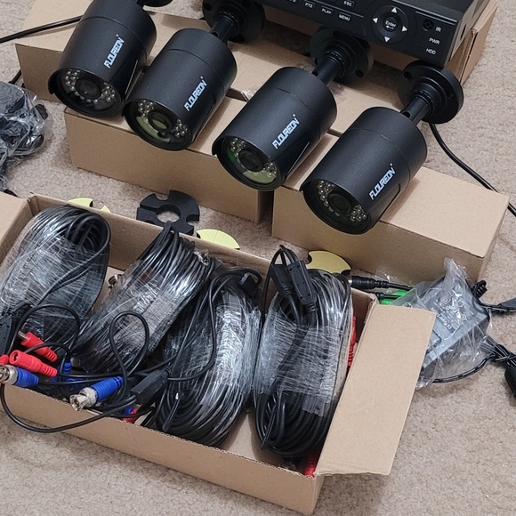 Security Camera Waterproof Outdoor Night Vision Wi - Picture 2 of 8